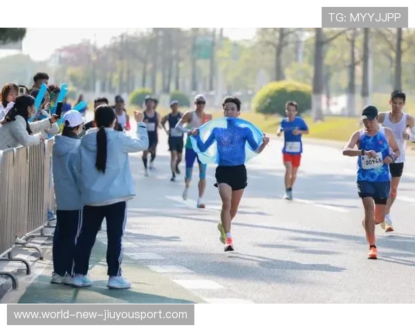 运动员奋斗瞬间:坚持到底的“燃情表现”! 运动员奋斗瞬间:坚持到底的“燃情表现”!