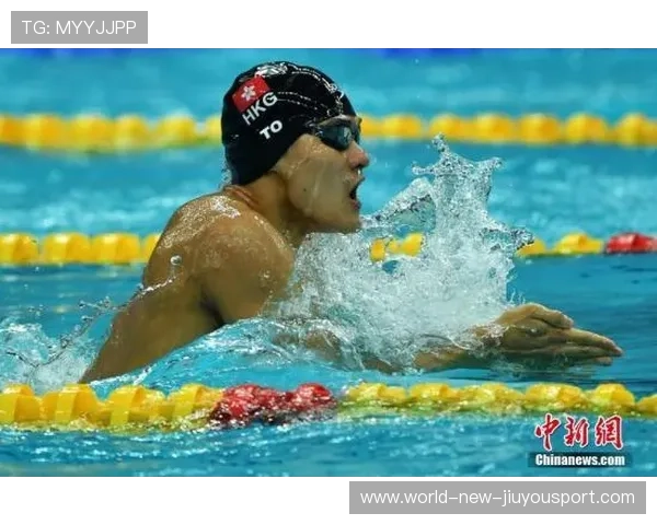 游泳健将的爆发：他是如何通过转身蹬壁动作实现瞬时提速的